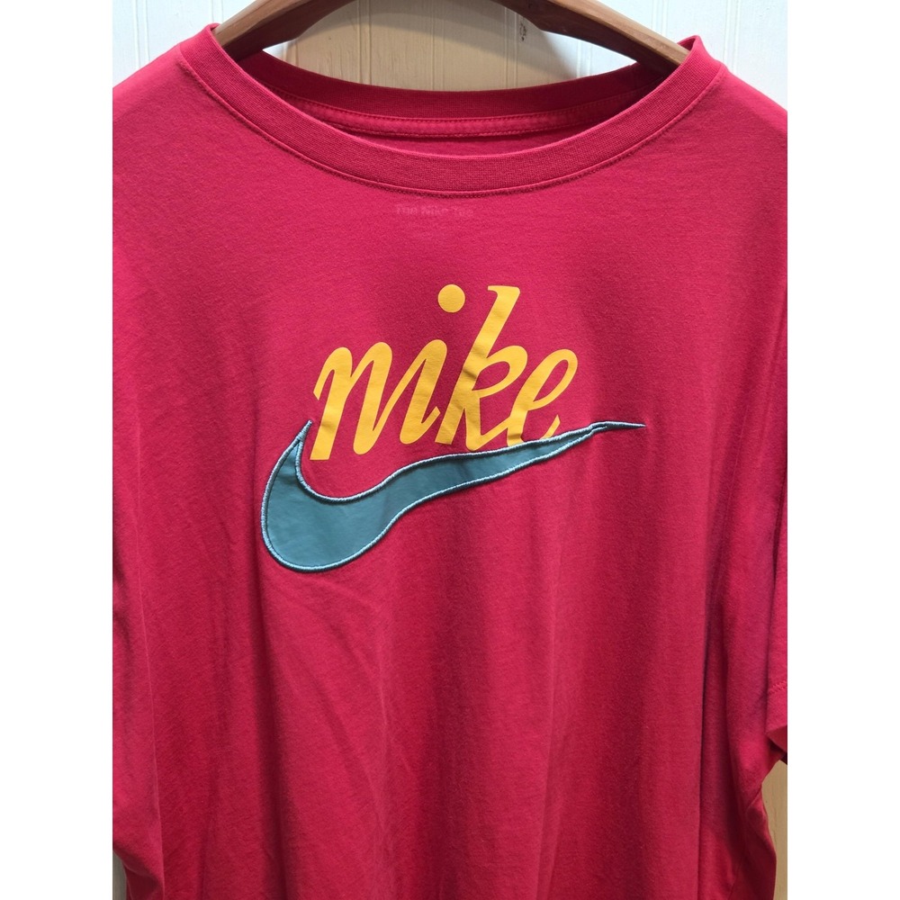 Nike The Nike Tee Shirt Mens 2XL Red Script Logo Swoosh Graphic T-Shirt‎ Front